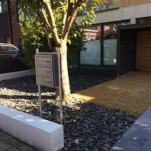 https://akker-terras-met-jacuzzi.hotelsghent.com
