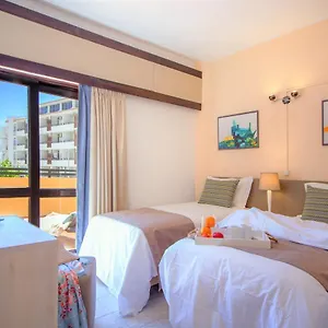 Turial Old Town Ocean View 3* Albufeira